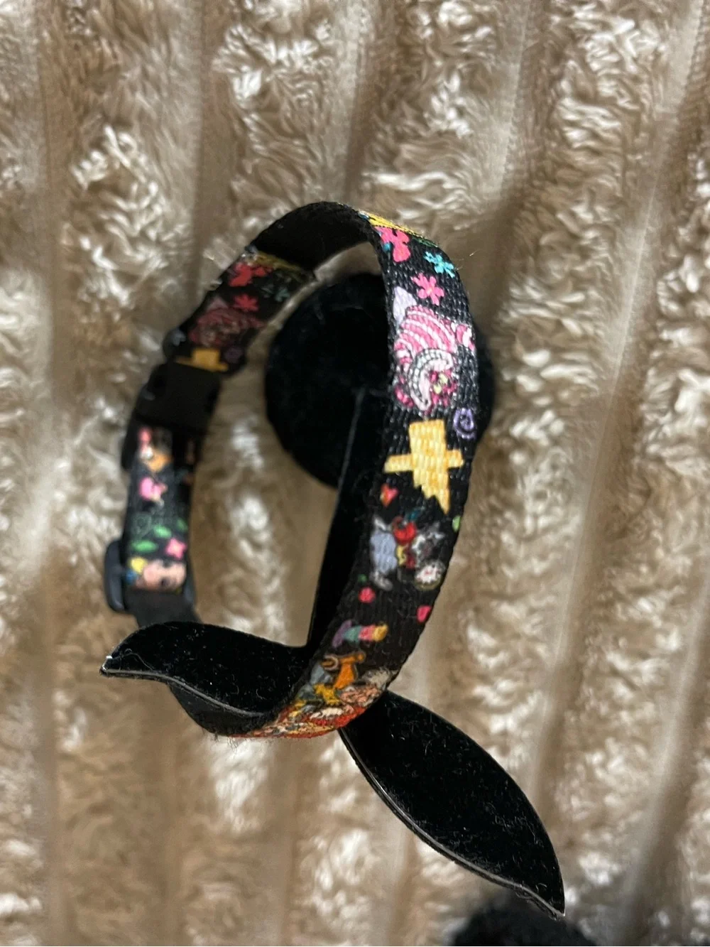 Buckle-Down Plastic Clip Collar Alice's Encounters in Wonderland - 1/2